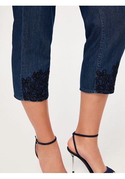 Faik Sönmez Paçası Nakış Detaylı Straıght Fıt Liyoselli Jean Capri S26jcp003 Us26jcp00327 İndigo