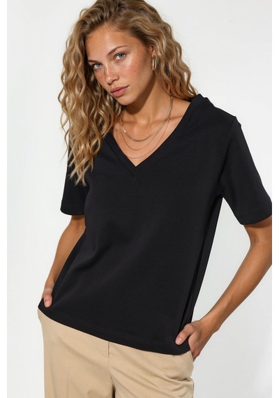 Hiccup Busem V Yaka Düz Regular Fit Pamuk T-shirt Siyah