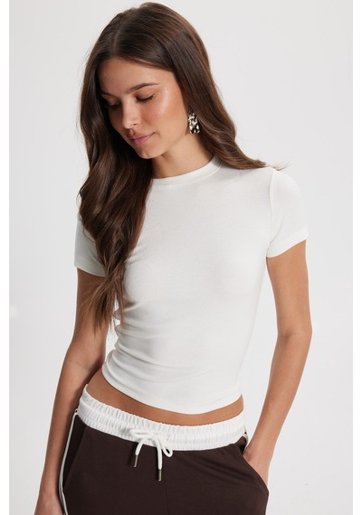 Tudors Kadın Slim Fit Dar Kesim Pamuklu Kısa Kollu Bisiklet Yaka Beyaz Tişört-50716