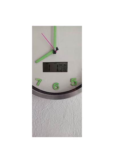 Fosforlu Termometreli Isı Ölçer Dijitalli Kabartma Rakam Beyaz Duvar Saati Metal Çap 30 Cm Beyaz