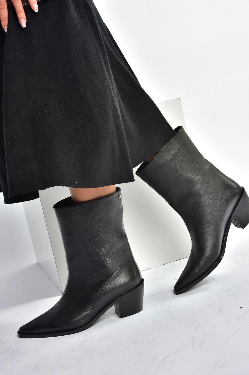 Fox Shoes V654082003 Siyah Hakiki Deri Alçak Topuklu Kadın Bot Siyah-hakiki Deri