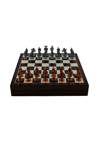 Gifthome Orta Boy Metal İspanyol Satranç Takımı Antik Ve Ceviz Desenli Sandıklı Mdf Tahtası 36x36x6 Cm.