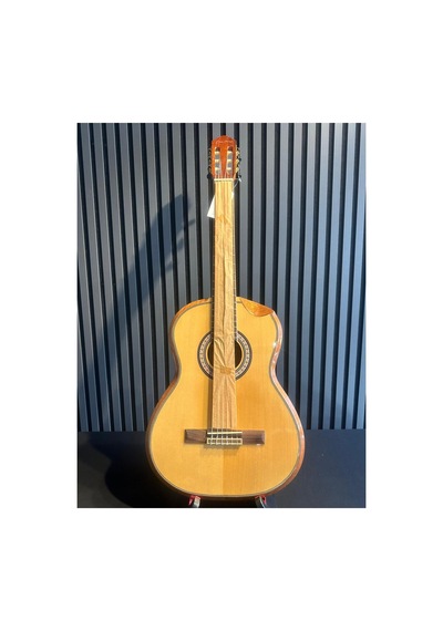 Elegante Gitar Maun Yan Ve Flato
