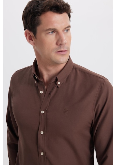 Tudors Erkek Slim Fit Dar Kesim Düz Oxford Armalı Yaka Düğmeli Kahverengi Spor Gömlek-42010 Kahverengi