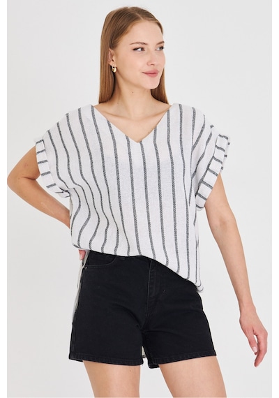 Armonika Kadın Siyah V Yaka Yanları Yırtmaçlı Arkası Uzun Duble Kol Detaylı Oversize Bluz Arm-25y001056 Armonika Kadın Siyah V Yaka Yanları Yırtmaçlı Arkası Uzun Duble Kol Detaylı Oversize Bluz Arm-25y001056