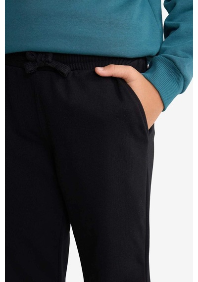 Defacto Erkek Çocuk 2li Takım Yarım Fermuarlı Baskılı Sweatshirt Eşofman Altı F7088a825wngn756 Yeşil-gn756 Defacto Erkek Çocuk 2li Takım Yarım Fermuarlı Baskılı Sweatshirt Eşofman Altı F7088a825wngn756 Yeşil-gn756