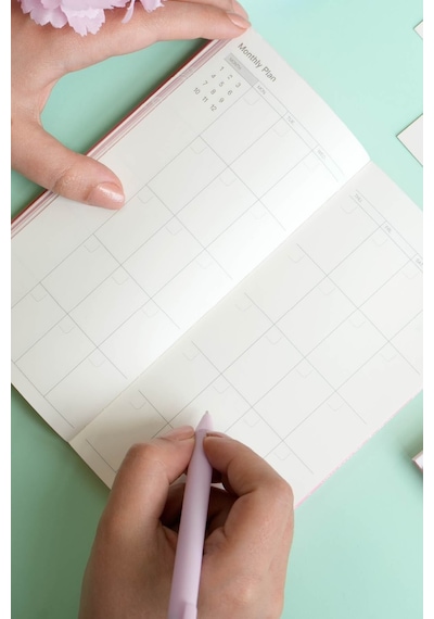Sgirls- Sert Kapak Planlayıcı Defter 8,5x18,5 Cm , 100 Gr. 80 Yaprak Ivory. Siyah