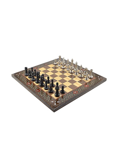 Gifthome Premium Black Metal Klasik Satranç Takımı Ve El İmali Masif Ahşap Düz Ceviz Tahtası 45x45x2 Cm.