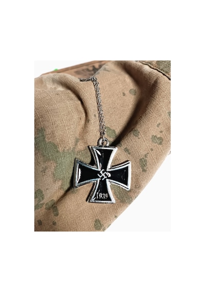 Swastika Cross Siyah Mineli Eskitme Kolye Çok Renkli