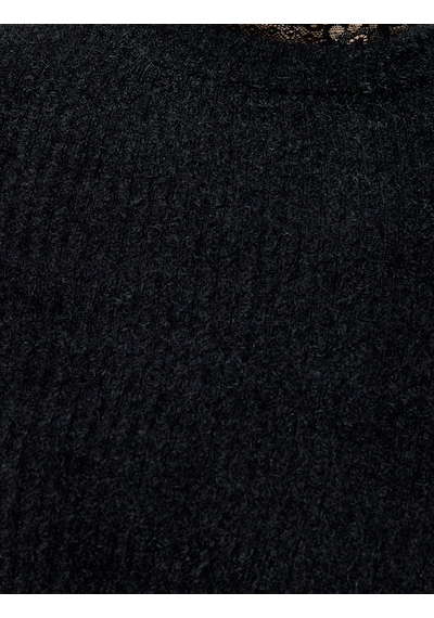 Koton Dantel Detaylı Dik Yaka Uzun Kollu Triko Peluş Crop Kazak Siyah 5wak30112ek Siyah
