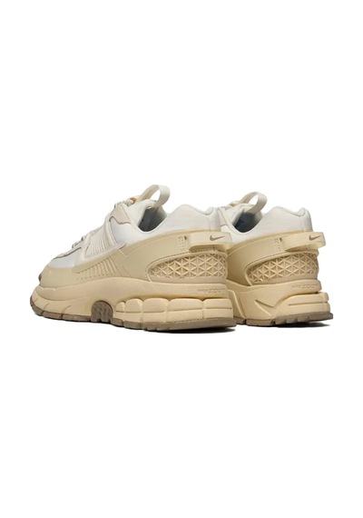 Nike Zoom Vomero Roam Leather Unisex Sneaker Hakiki Deri Su Tutmayan Lastik Bağcıklı Unisex Günlük Spor Ayakkabı Krem Krem Nike Zoom Vomero Roam Leather Unisex Sneaker Hakiki Deri Su Tutmayan Lastik Bağcıklı Unisex Günlük Spor Ayakkabı Krem Krem