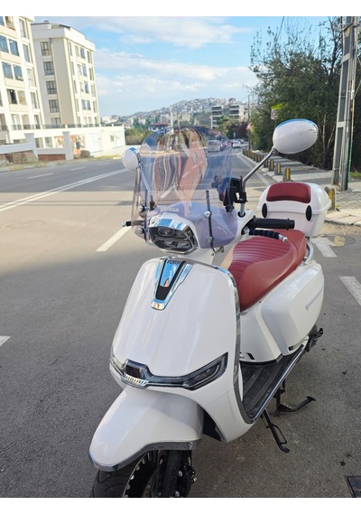 Motocam Yuki Mojito 50 Ön Cam 2022-2026 Model 39cm Füme Renkli 4mm Aparatsız