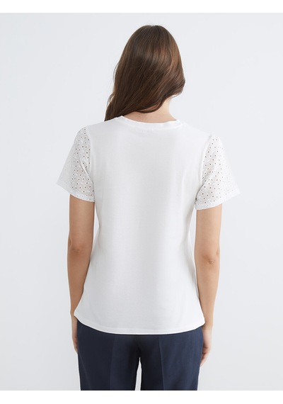 Lcw Comfort Beyaz Bisiklet Yaka Brode Detaylı Bluz Lcw Comfort Beyaz Bisiklet Yaka Brode Detaylı Bluz