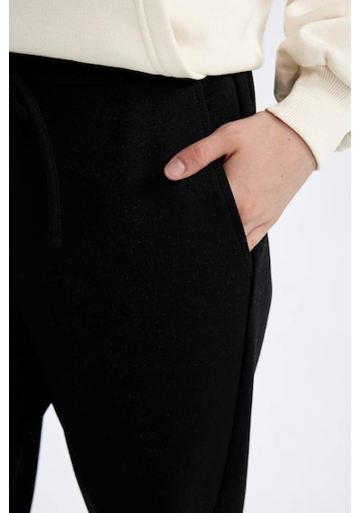DeFacto Regular Fit Jogger Eşofman Altı Beli Paçası Lastikli Cepli Uzun Boy S8381AZ24WNBK81