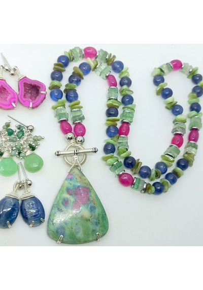 2574 Ruby Fuchsite İyolit Florit Ceyt Yakut Hematit El Yapımı Kolye Çok renkli