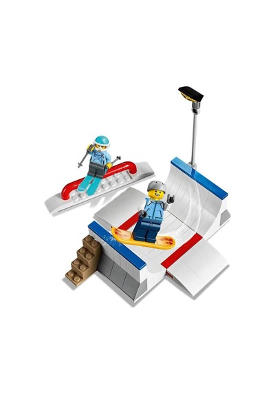 LEGO® City 60203 Kayak Merkezi 806 Parça