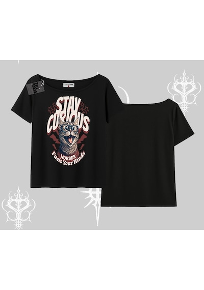 Tarzsokak Stay Curious Kedi Baskılı Kayık Yaka Tshirt Siyah