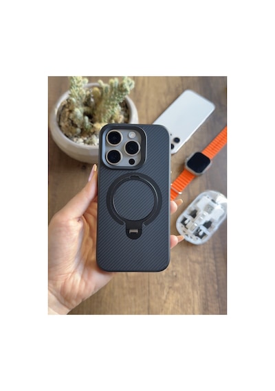 İphone 15 Pro Uyumlu Karbon Desenli Standlı Ve Magsafe Uyumlu Kılıf Soocase700