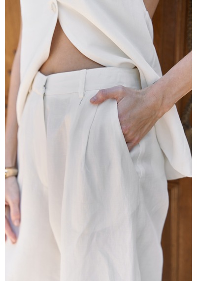 Mai Collection Mai Studios Co. Prasetsah Bağlamalı Ekru Crop Pantolon Takım Ekru Mai Collection Mai Studios Co. Prasetsah Bağlamalı Ekru Crop Pantolon Takım Ekru