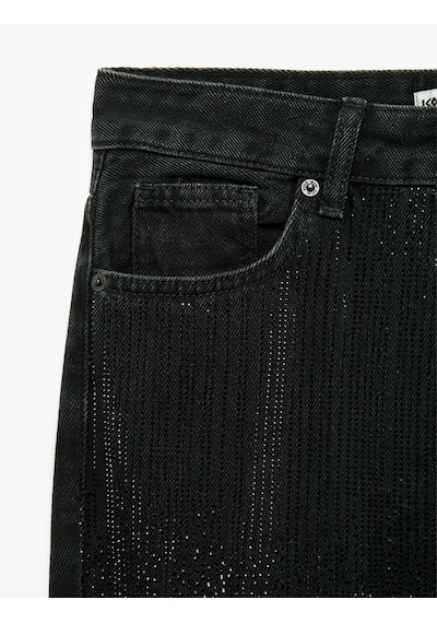Koton Taş Detaylı Düğmeli Yüksek Bel Düz Paça Denim Pantolon - Straight Fit Jean Siyah 7wal40124md Koton Taş Detaylı Düğmeli Yüksek Bel Düz Paça Denim Pantolon - Straight Fit Jean Siyah 7wal40124md