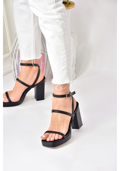 Fox Shoes Siyah Kalın Topuklu Günlük Kadın Ayakkabı M282462709
