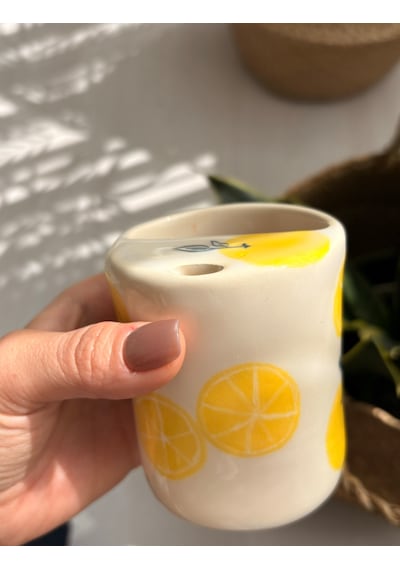 El Yapımı Limon Desenli Seramik Seyahat Kupası Beyaz - Sarı