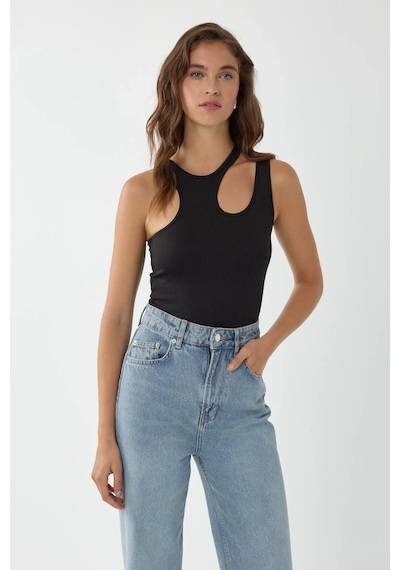 Hiccup Asimetrik Yaka Crop Top Siyah