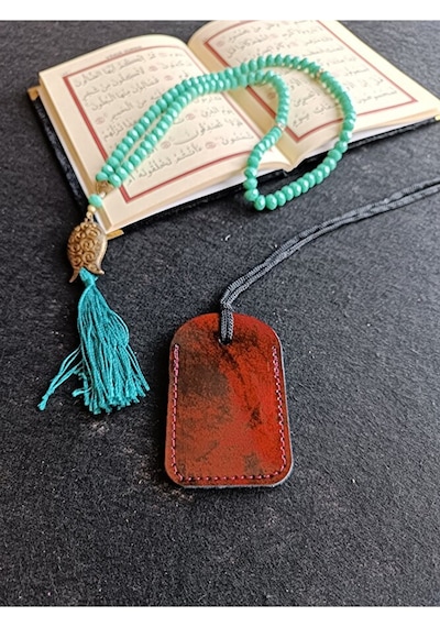 Kayı Dörtgen Cevşen Dualı Kolye Muska Hakiki Deri Parlak Desenli Bordo