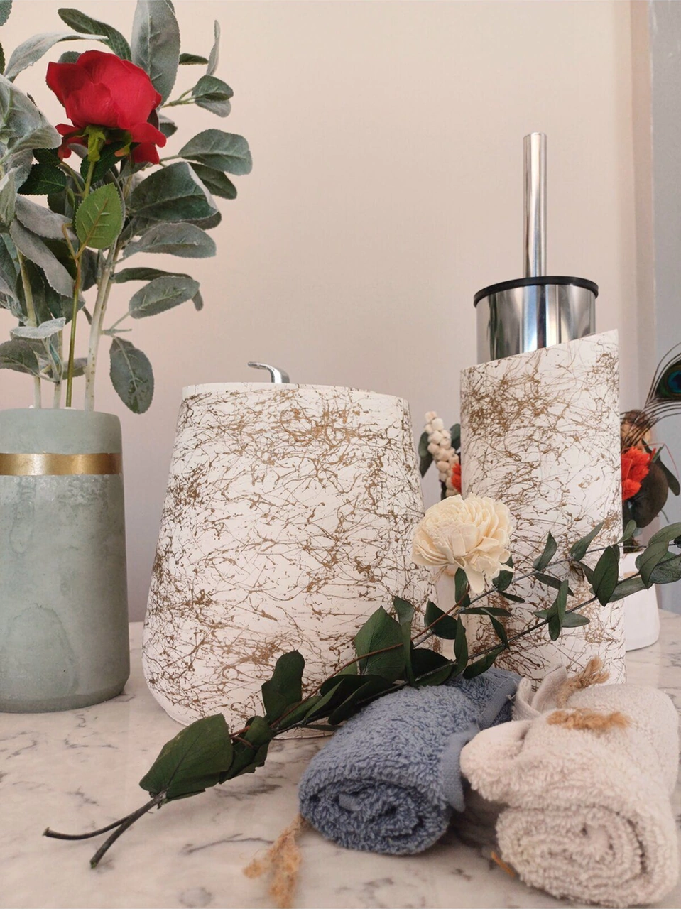 4 Parça El Yapımı Doğaltaş Beton Banyo Seti Tuvalet Fırçalığı Çöp Kovası Kapaklı Kutu Ve Vazo Seti Yeşil