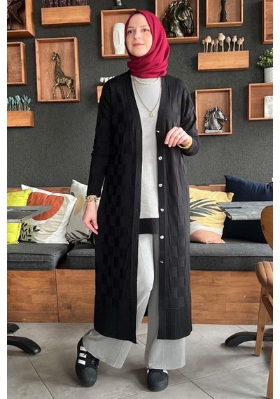 Rabia Şamlı Dama Desenli Siyah Triko Hırka Çok Renkli
