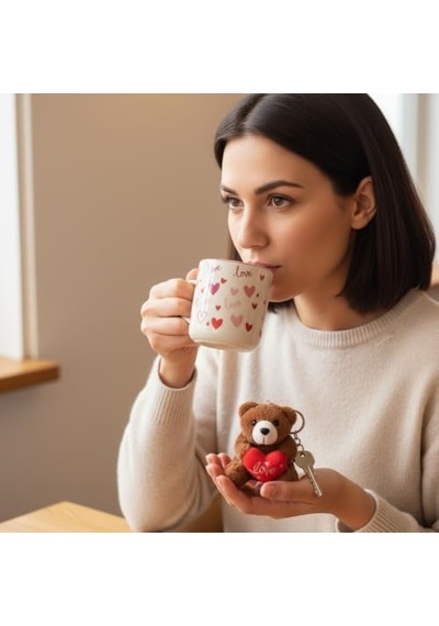 Ayıcık Peluş Anahtarlıklı Porselen Kupa Seti - 380 Ml Kutulu Hediye - 4 Farklı Modelden Biri Sürpriz/asorti - Sevimli Ayı Figürlü Bardak Ve Anahtarlık Açık Ahşap