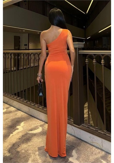 DefyModa Kadın Sandy Kumaş Tek Omuz Balık Kesim Abiye Elbise Turuncu