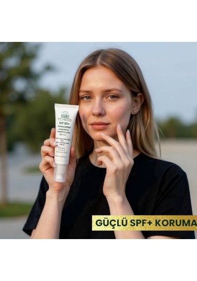 Tr Salyangoz Özlü Güneş Kremi, Spf 50+, Tüp, Krem Form, Renksiz, Aydınlatıcı Ve Yaşlanma Karşıtı, 50 Ml, Tü