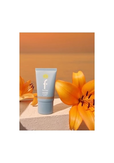 Sun Lovers Nemlendirici Etkili &amp Doğal Bitişli Renkli Güneş Koruyucu Spf50-006 Golden Beıge