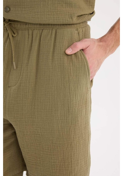 DeFacto %100 Pamuk Relax Fit Müslin Cepli Basic Düz Bermuda Şort C7589AX25SMKH436