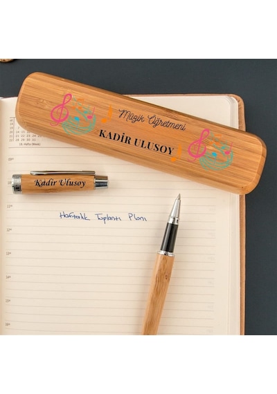 Müzik Öğretmenine Hediye İsme Özel Bambu Ahşap Roller Kalem Seti - Öğretmenler Günü Kutulu Kalem Mavi