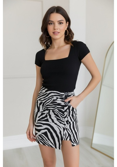 Kadın Siyah Havuz Yaka Slim Fit Bluz