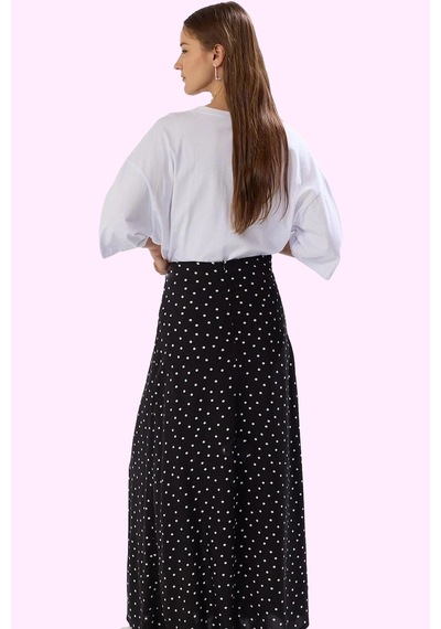 Ersefa Moda Tesettür Regular Çiçekli Desen Günlük Maxi Boy Puantiye Desenli Çan Dokuma Etek Siyah