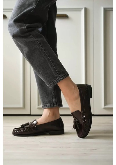 Trendella Acı Kahve Rugan Püsküllü Kadın Loafer Ayakkabı Tr88ms01b Siyah