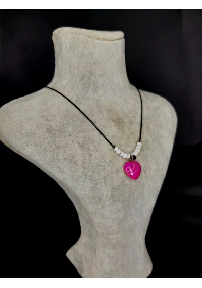 Mryart Doğal Taş Kalp Uçlu Kolye Pembe Oniks Taşı & Beyaz Boncuklu Fuşya