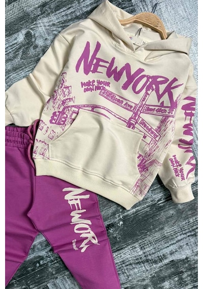 Riccotarz Kız Çocuk Üzeri New York Yazı Detaylı Bilekleri Manşetli Sweatshirt Mor Eşofman Takım Mor Riccotarz Kız Çocuk Üzeri New York Yazı Detaylı Bilekleri Manşetli Sweatshirt Mor Eşofman Takım Mor