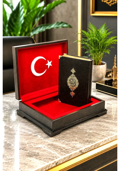 Ahşap Kutulu Türk Bayraklı Orta Boy Kuranı Kerim Özel Kadife Sandıklı Hediyelik Set