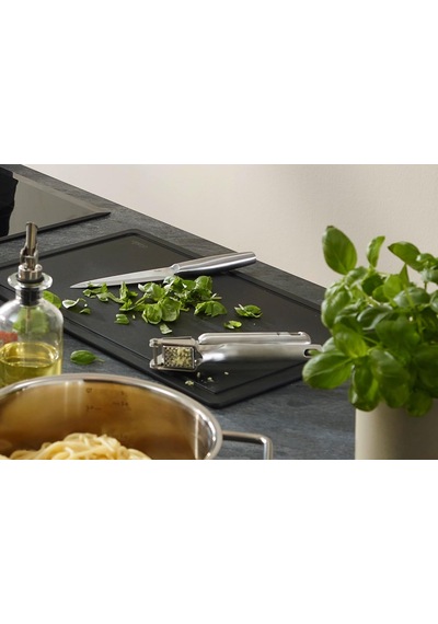 Essential Santoku Mutfak Bıçağı Alman Çelik 12,4 Cm Siyah Çok Renkli