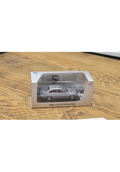 1/64 Bmw E90 Gri - Collector Edition 50 Years Bmw 3 Series