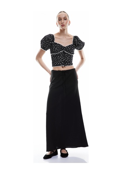 Koton Kalp Yaka Kısa Balon Kollu Çiçekli Crop Bluz Siyah Desenli 5sal60027ıw Siyah Desenli Koton Kalp Yaka Kısa Balon Kollu Çiçekli Crop Bluz Siyah Desenli 5sal60027ıw Siyah Desenli