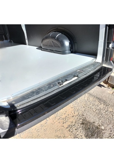 VOLKSWAGEN CRAFTER 2018- ARKA TAMPON EŞİĞİ
