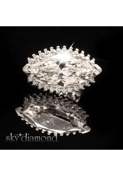 Sky Diamond Etrafı Pırıltılı Taşlarla Süslenmiş Mekik Montür Vidalı Küpe Gümüş
