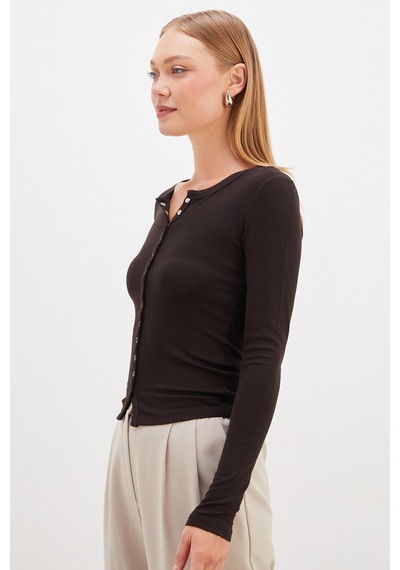 Fullamoda Önü Çıtçıtlı Ribanalı Slim Fit Bluz Kahve