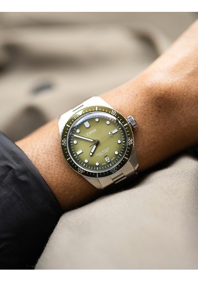 Oris Divers Sixty-five Date 01 733 7707 4057-07 8 20 18