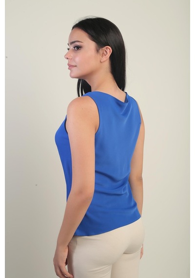 By Saygı Kadın Degaje Yaka Kolsuz Krep Saten Bluz-41066 Saks By Saygı Kadın Degaje Yaka Kolsuz Krep Saten Bluz-41066 Saks